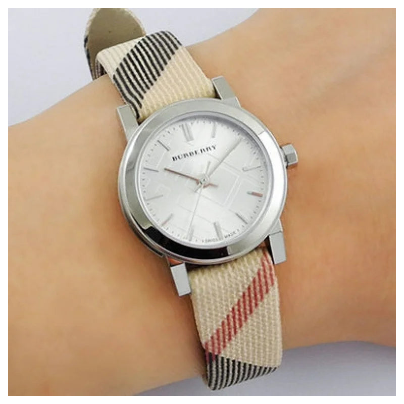 Ladies / Womens Silver Dial Nova Check Leather Burberry Designer Watch BU9212